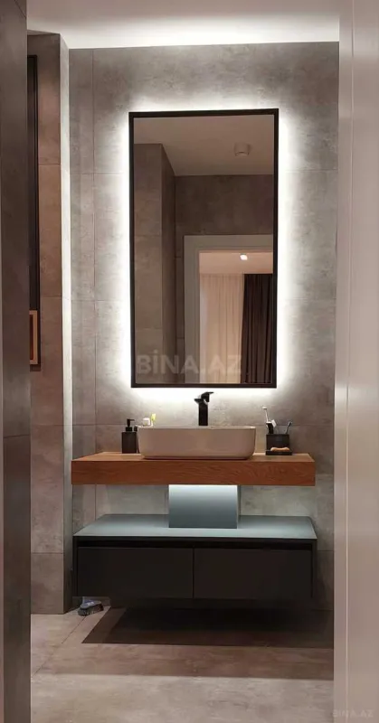 Satılır 3 otaqlı mənzil 130 m²