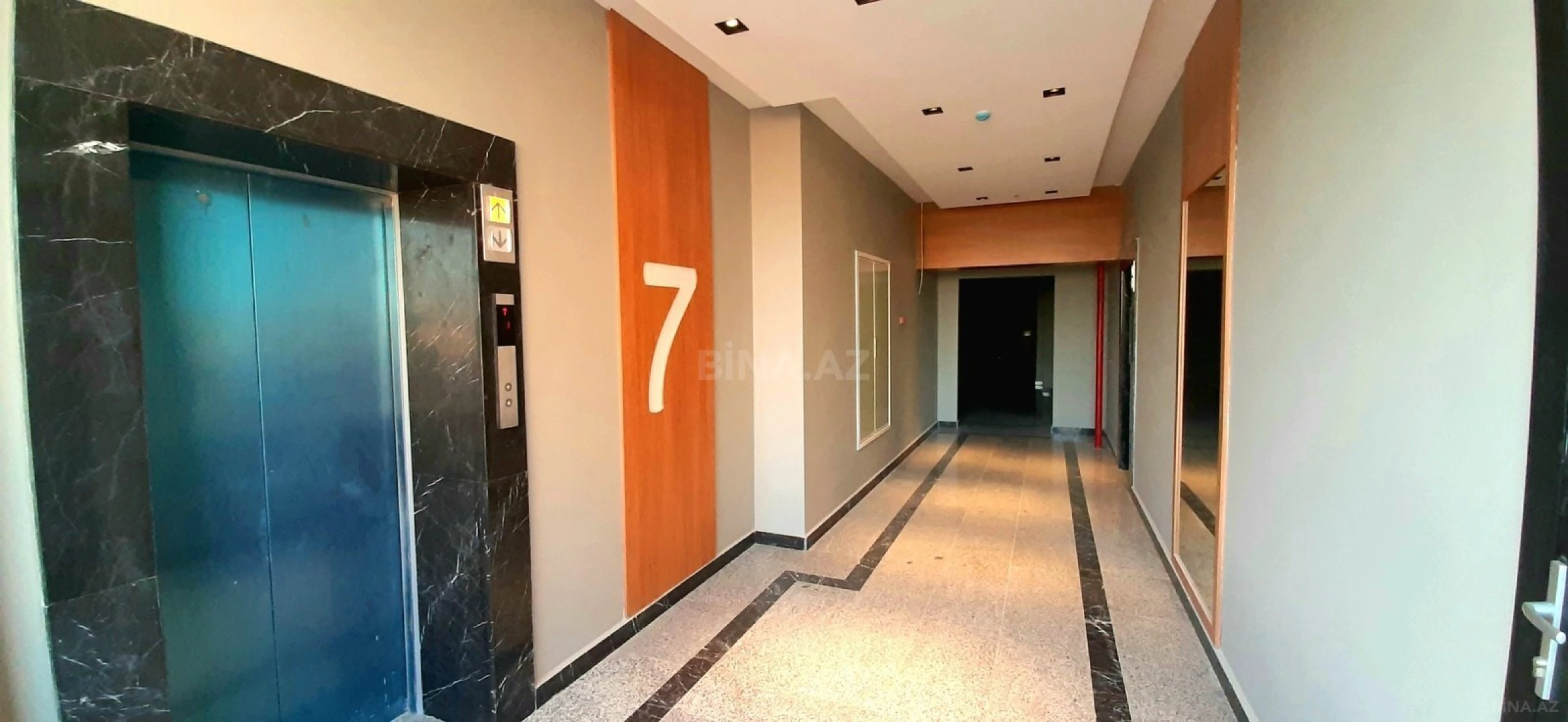Satılır 3 otaqlı mənzil 130 m²