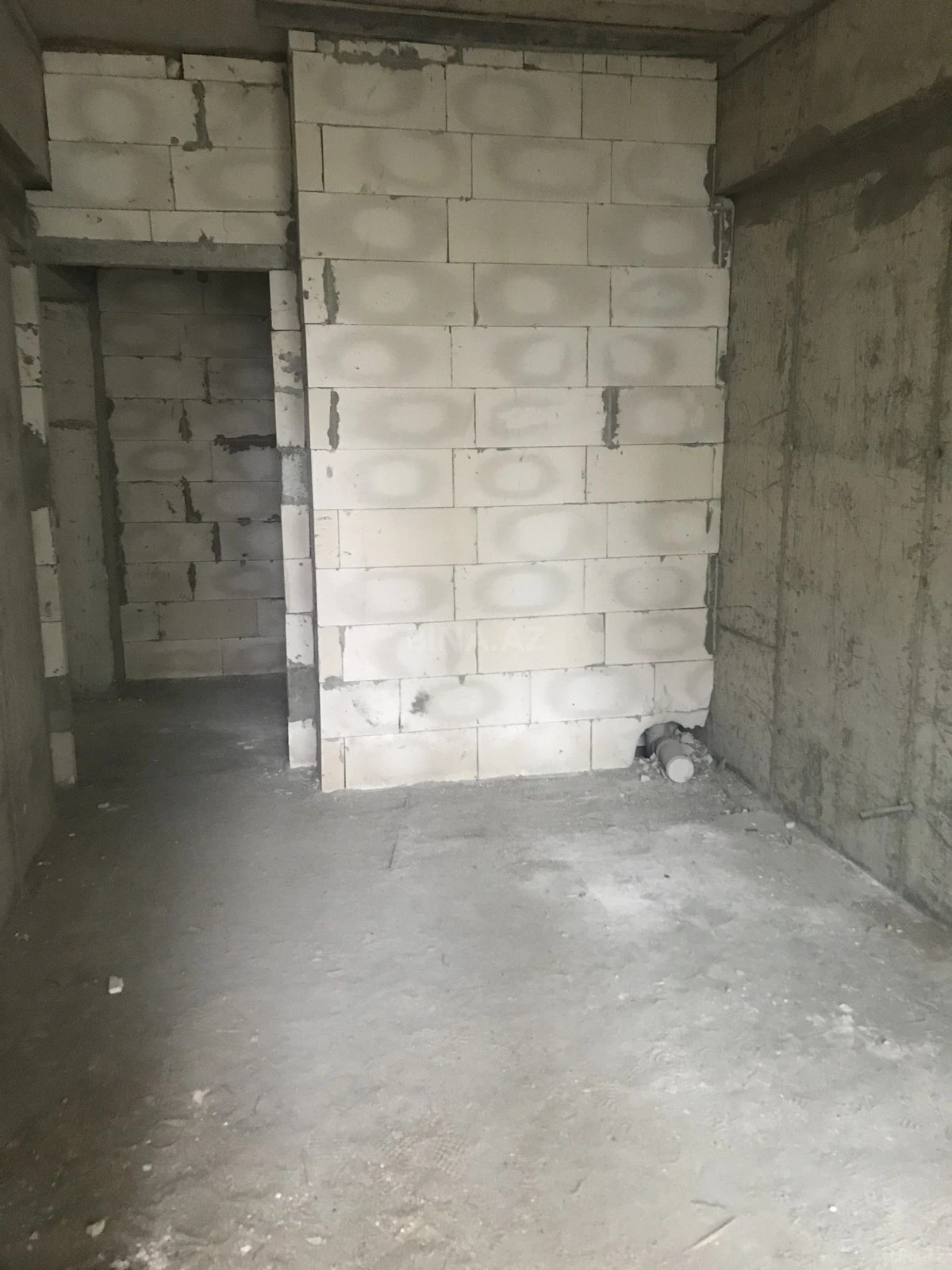 Satılır 2 otaqlı mənzil 96 m²