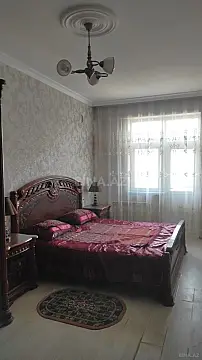 Satılır 4 otaqlı mənzil 200 m²