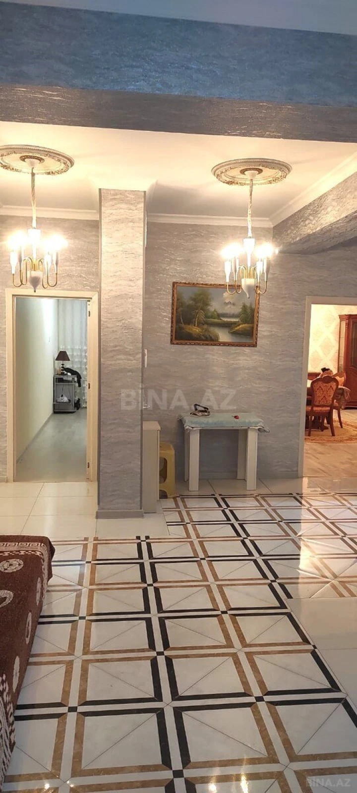 Satılır 4 otaqlı mənzil 200 m²