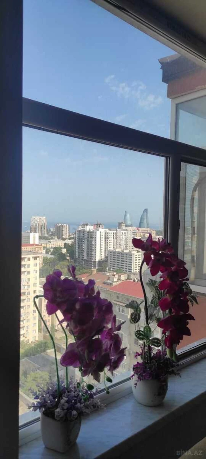 Satılır 4 otaqlı mənzil 200 m²