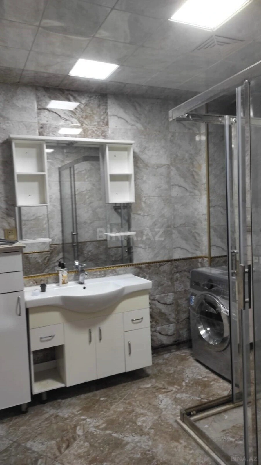 Satılır 4 otaqlı mənzil 200 m²