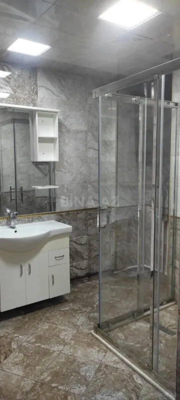 Satılır 4 otaqlı mənzil 200 m²