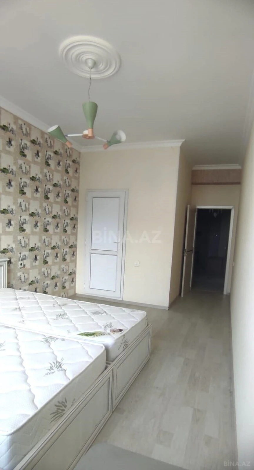 Satılır 4 otaqlı mənzil 200 m²