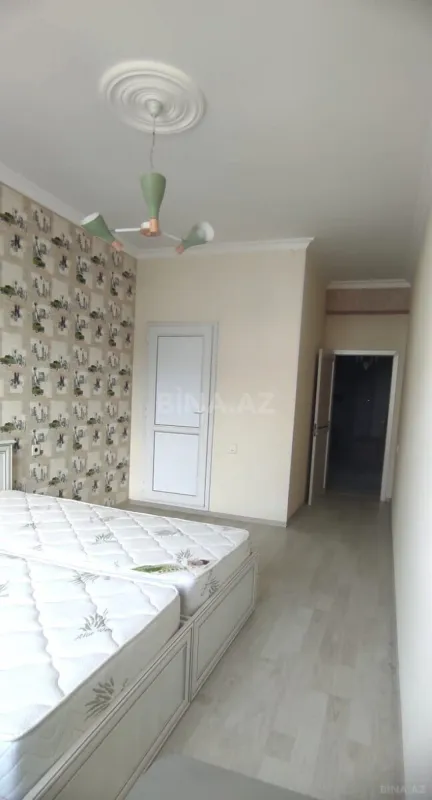 Satılır 4 otaqlı mənzil 200 m²