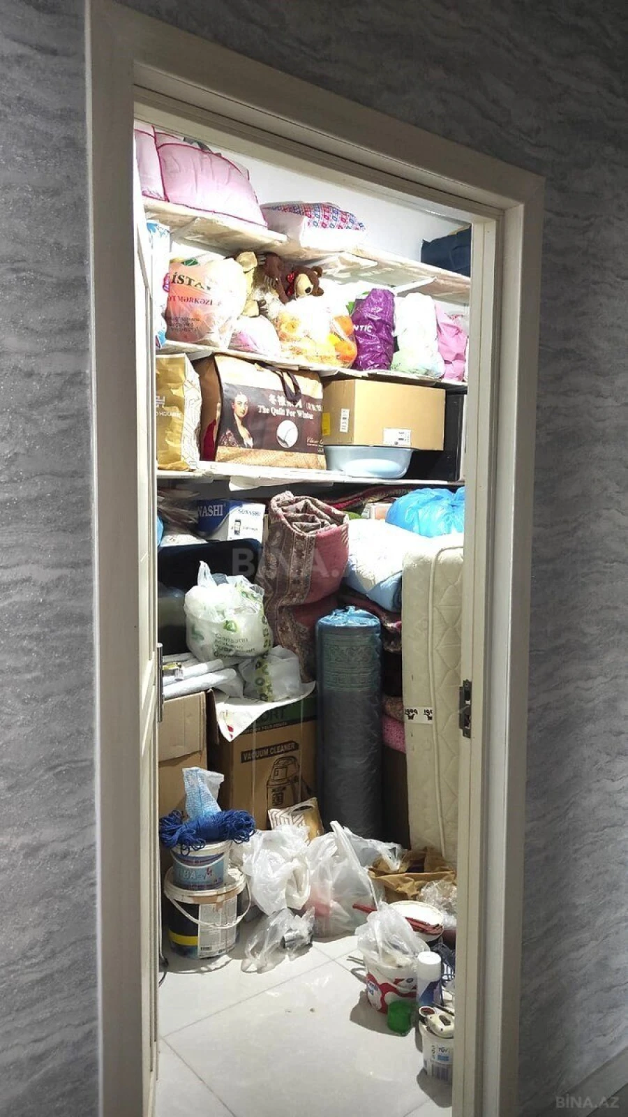 Satılır 4 otaqlı mənzil 200 m²