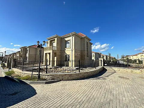 Satılır 6 otaqlı həyət evi 290 m²