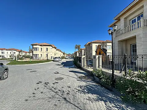 Satılır 6 otaqlı həyət evi 290 m²