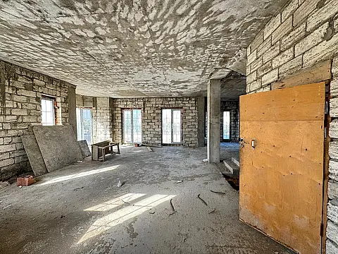 Satılır 6 otaqlı həyət evi 290 m²