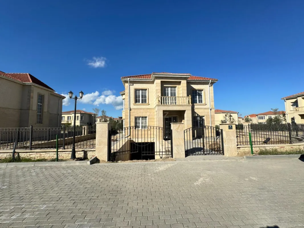 Satılır 6 otaqlı həyət evi 290 m²