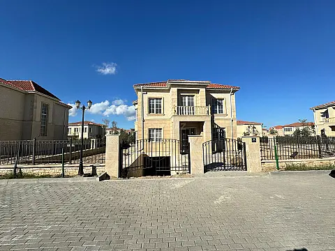 Satılır 6 otaqlı həyət evi 290 m²