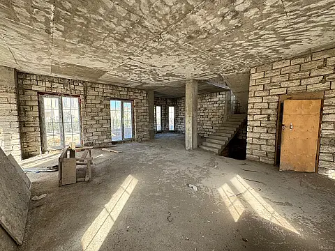 Satılır 6 otaqlı həyət evi 290 m²