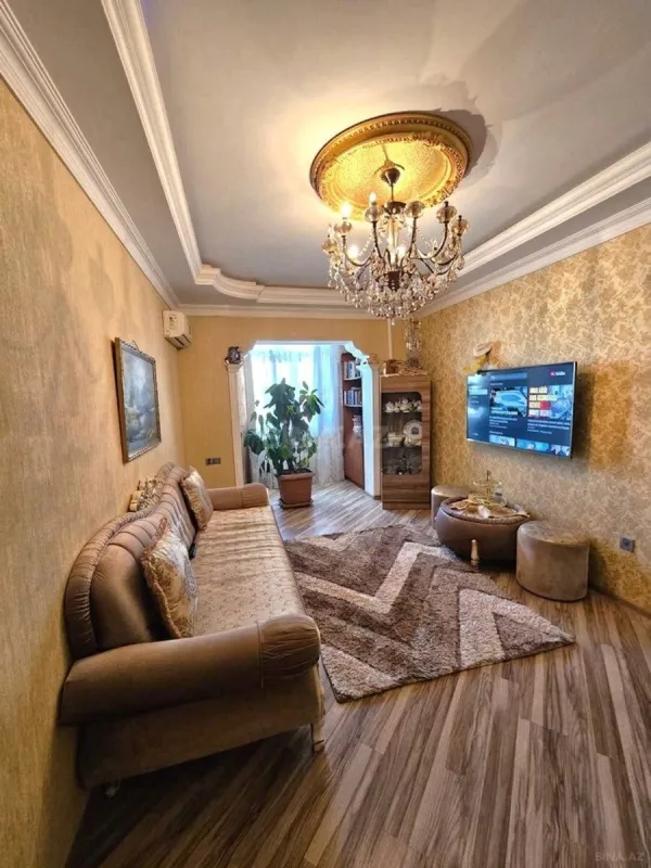 Satılır 5 otaqlı mənzil 120 m²