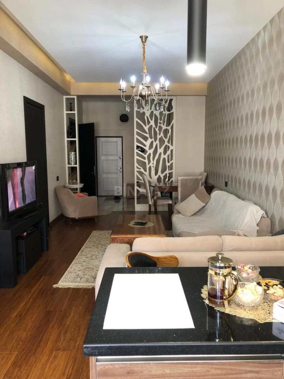 Kirayə verilir 2 otaqlı mənzil 77 m²