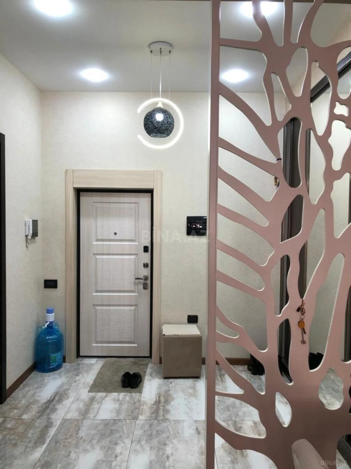 Kirayə verilir 2 otaqlı mənzil 77 m²