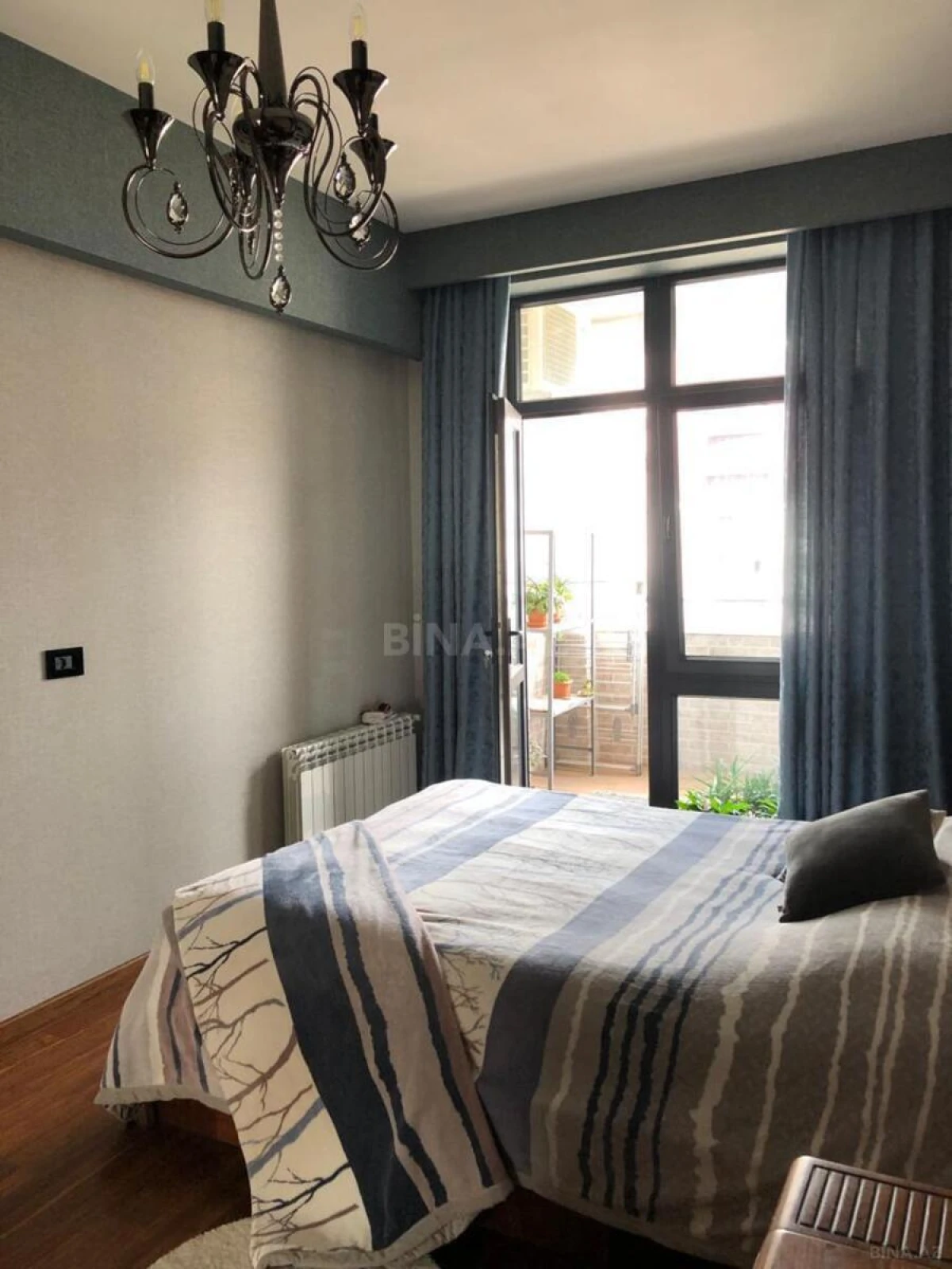 Kirayə verilir 2 otaqlı mənzil 77 m²