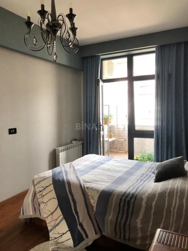 Kirayə verilir 2 otaqlı mənzil 77 m²