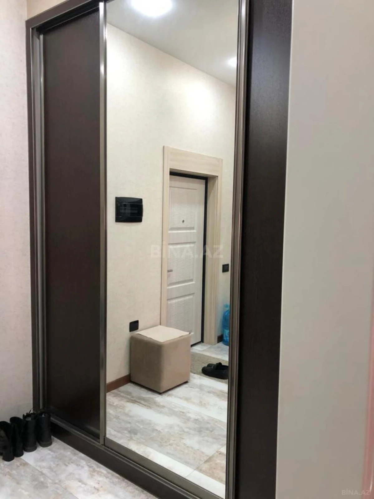 Kirayə verilir 2 otaqlı mənzil 77 m²