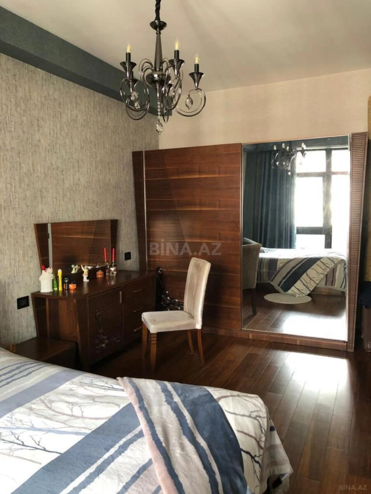 Kirayə verilir 2 otaqlı mənzil 77 m²