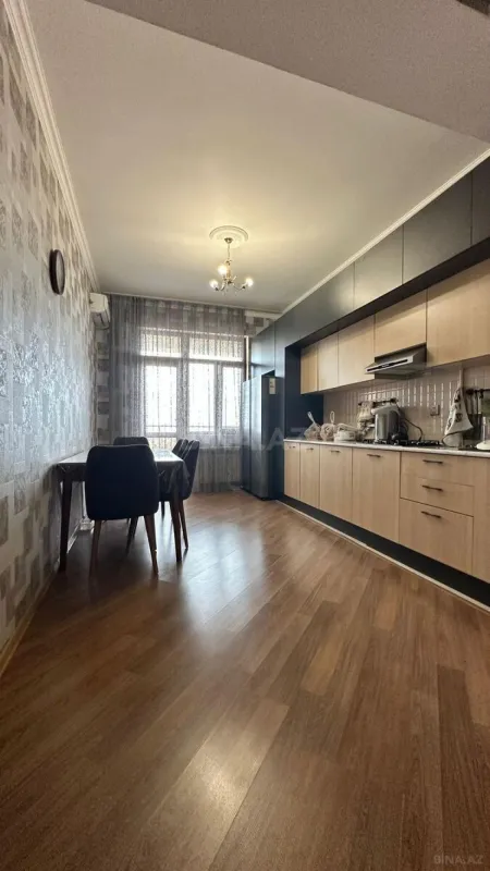 Satılır 2 otaqlı mənzil 104 m²