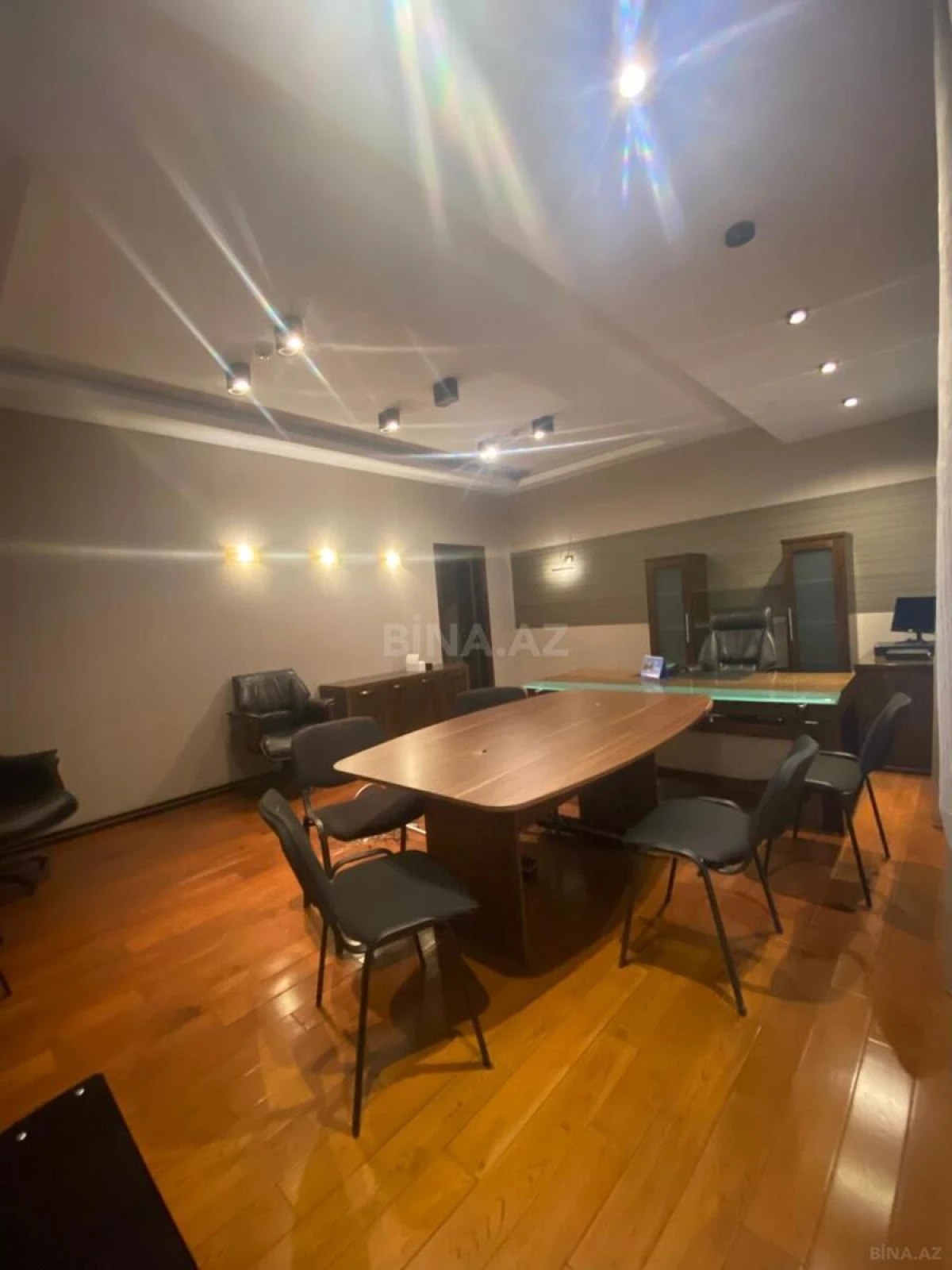 Kirayə verilir 6 otaqlı ofis 280 m²