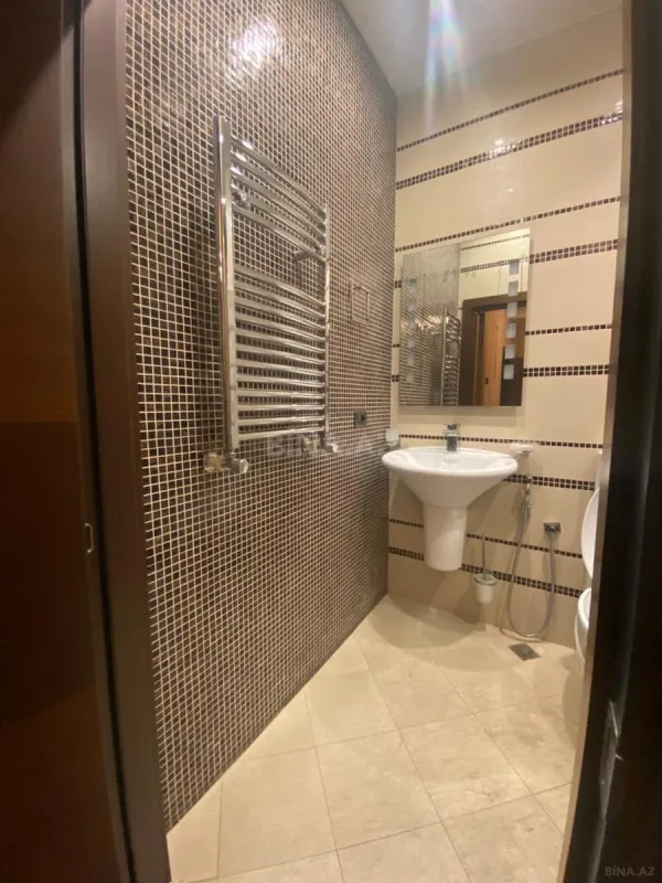 Kirayə verilir 6 otaqlı ofis 280 m²