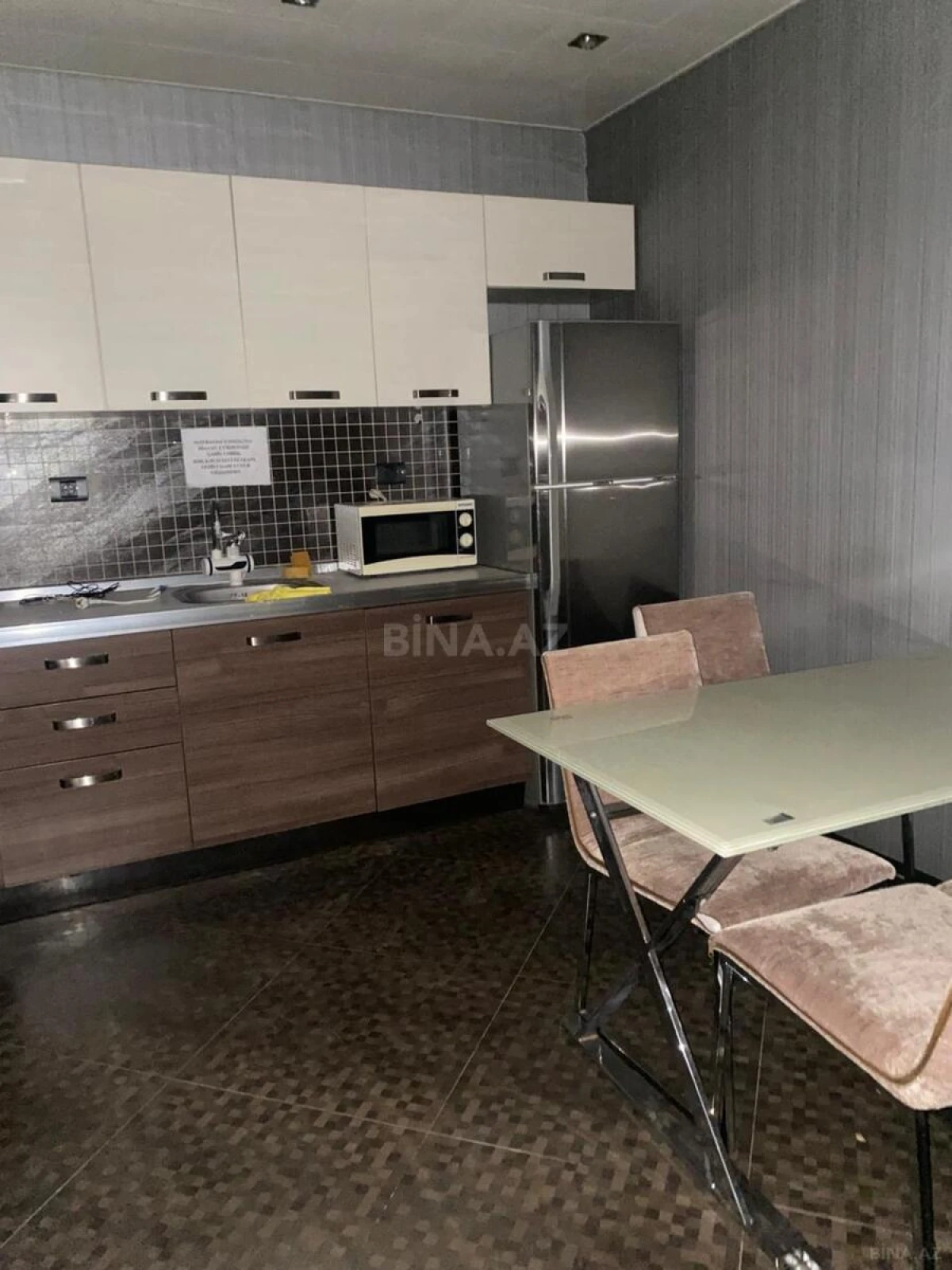 Kirayə verilir 6 otaqlı ofis 280 m²