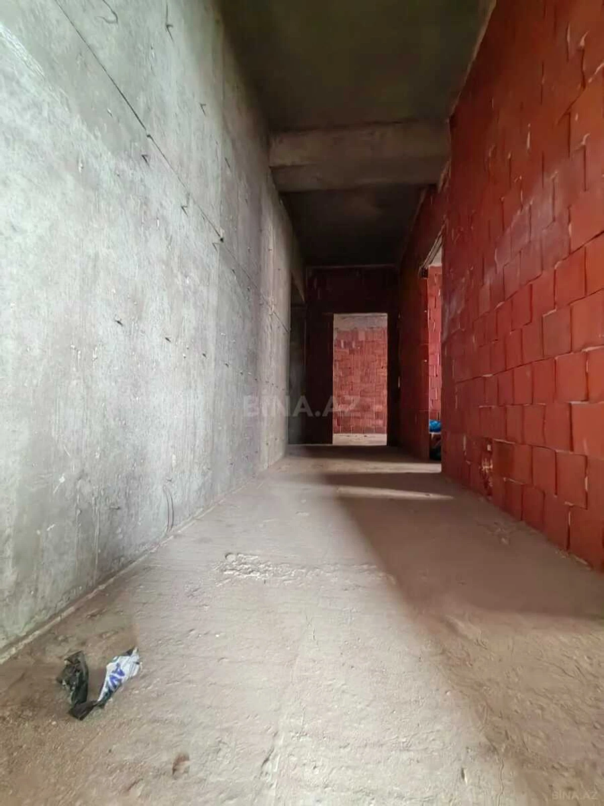 Satılır 4 otaqlı mənzil 150 m²