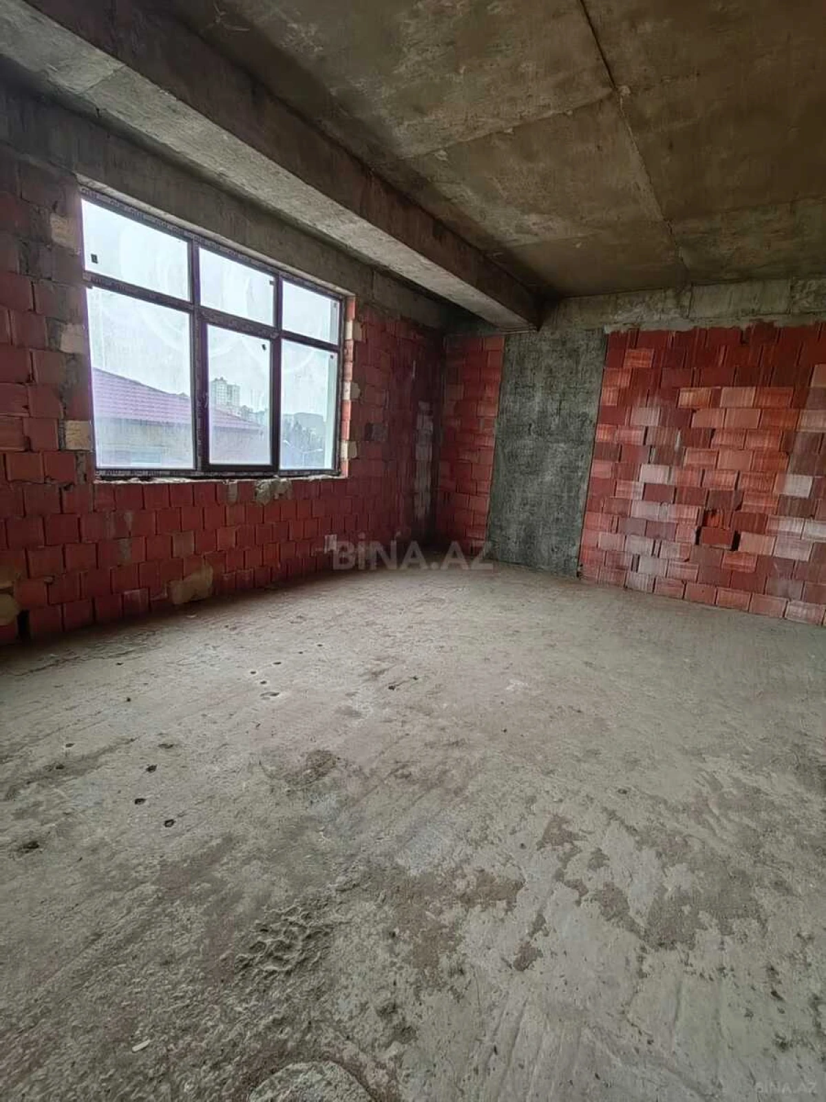 Satılır 4 otaqlı mənzil 150 m²