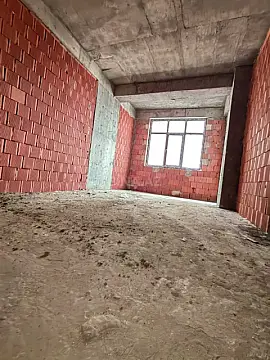 Satılır 4 otaqlı mənzil 150 m²