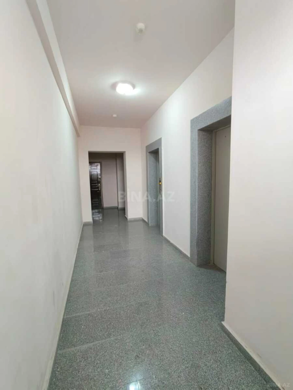Satılır 4 otaqlı mənzil 150 m²