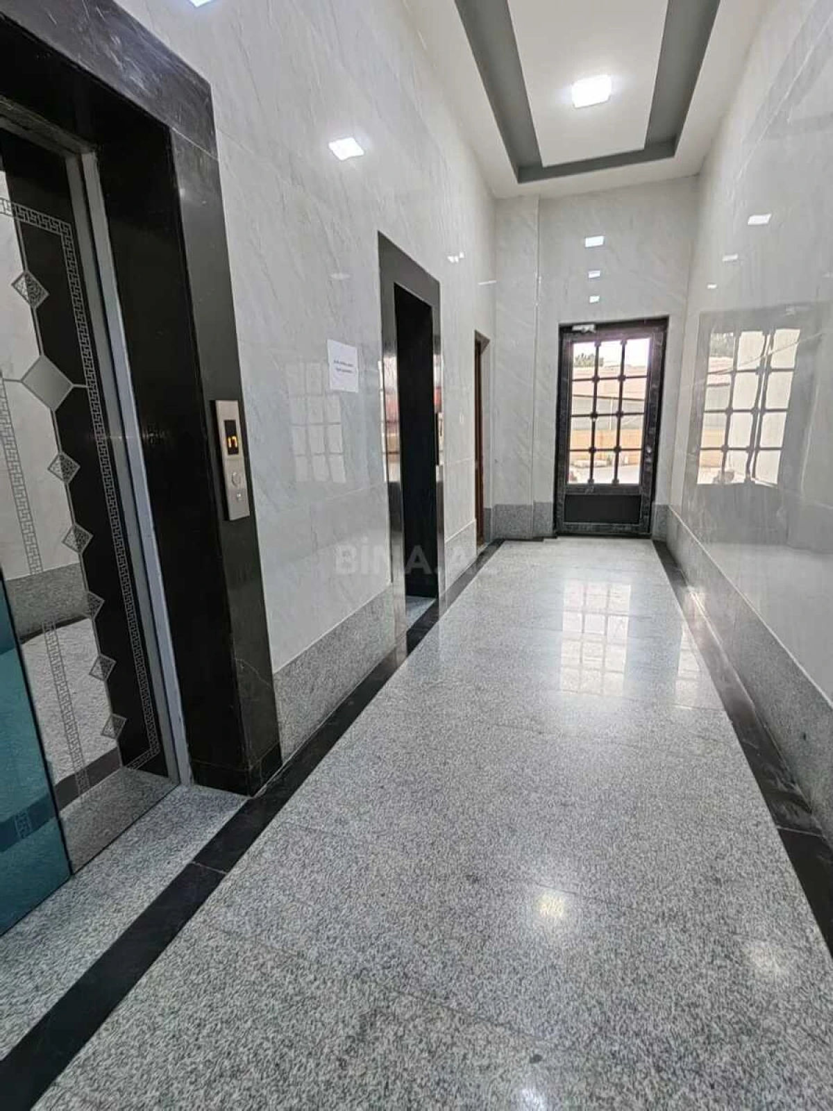 Satılır 4 otaqlı mənzil 150 m²