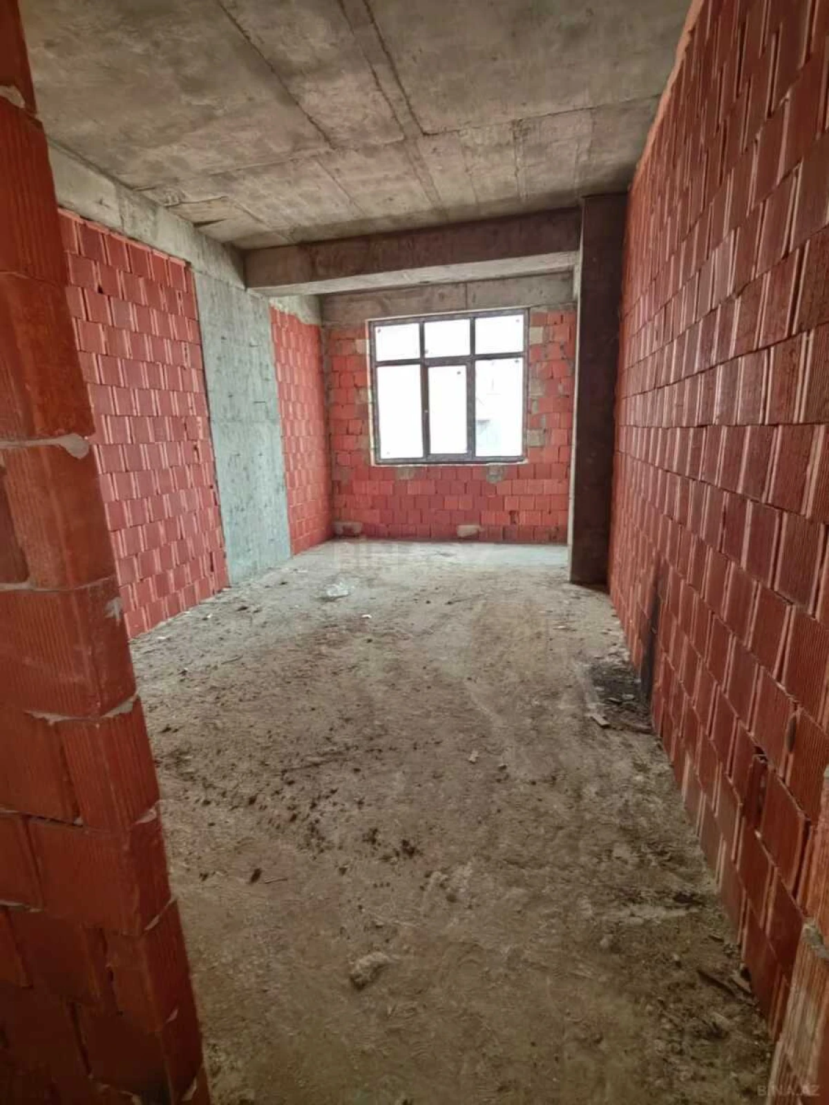 Satılır 4 otaqlı mənzil 150 m²