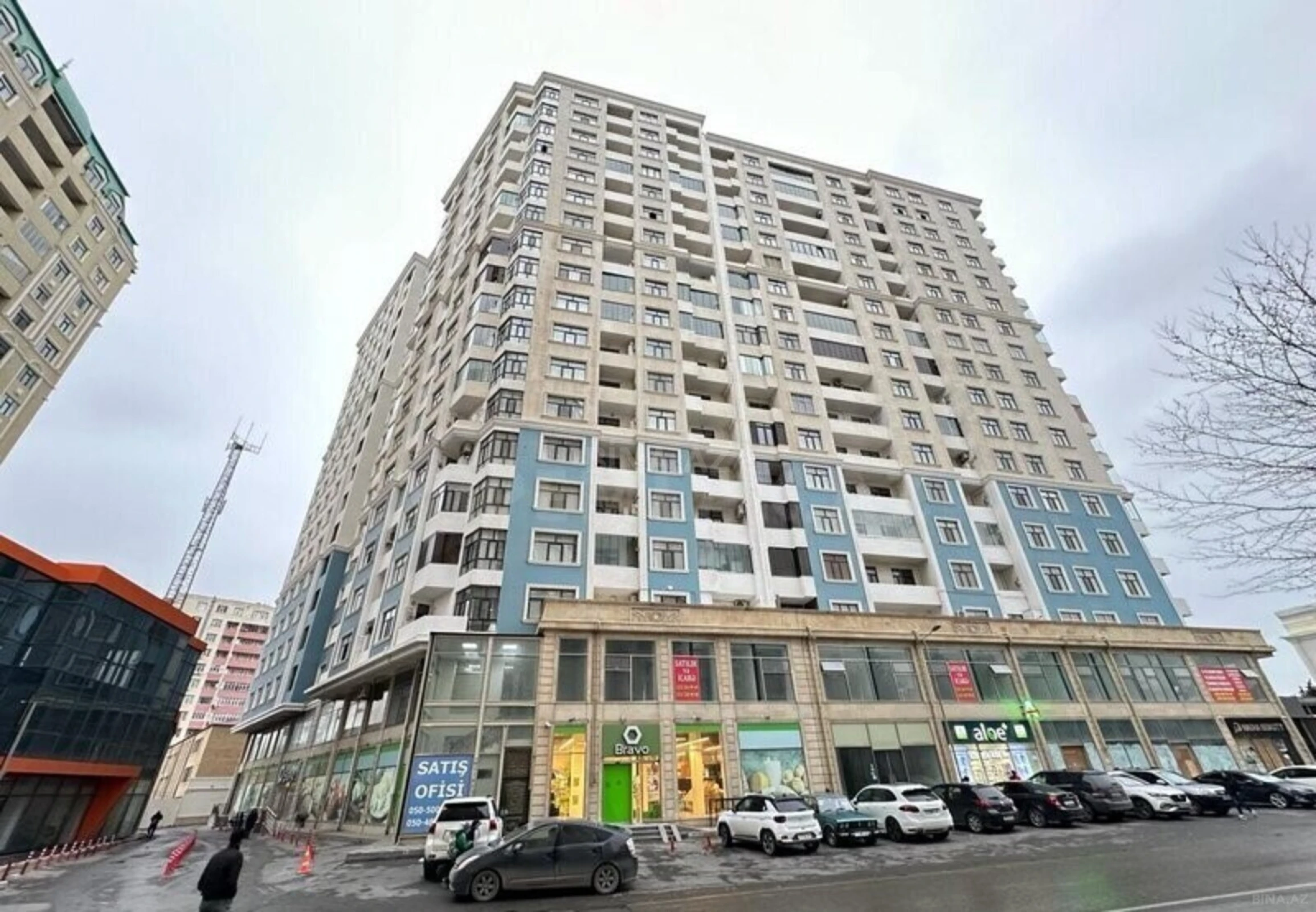 Satılır 4 otaqlı mənzil 150 m²