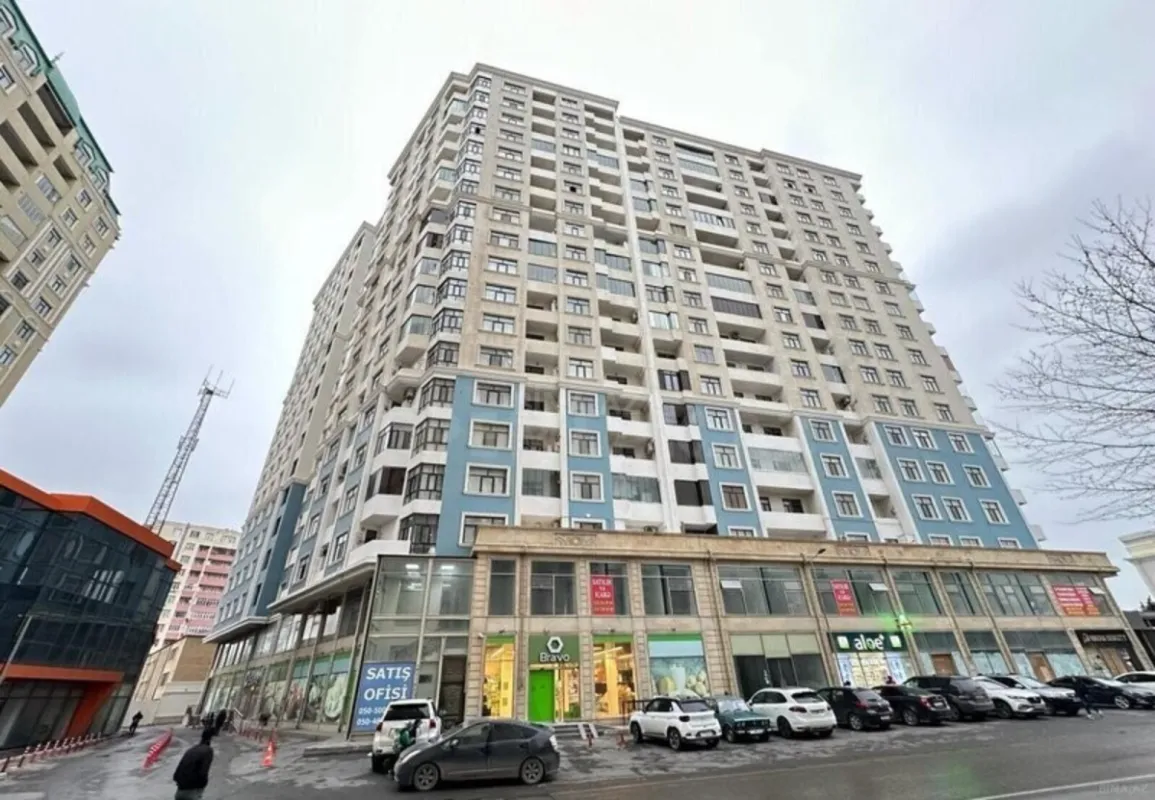 Satılır 4 otaqlı mənzil 150 m²