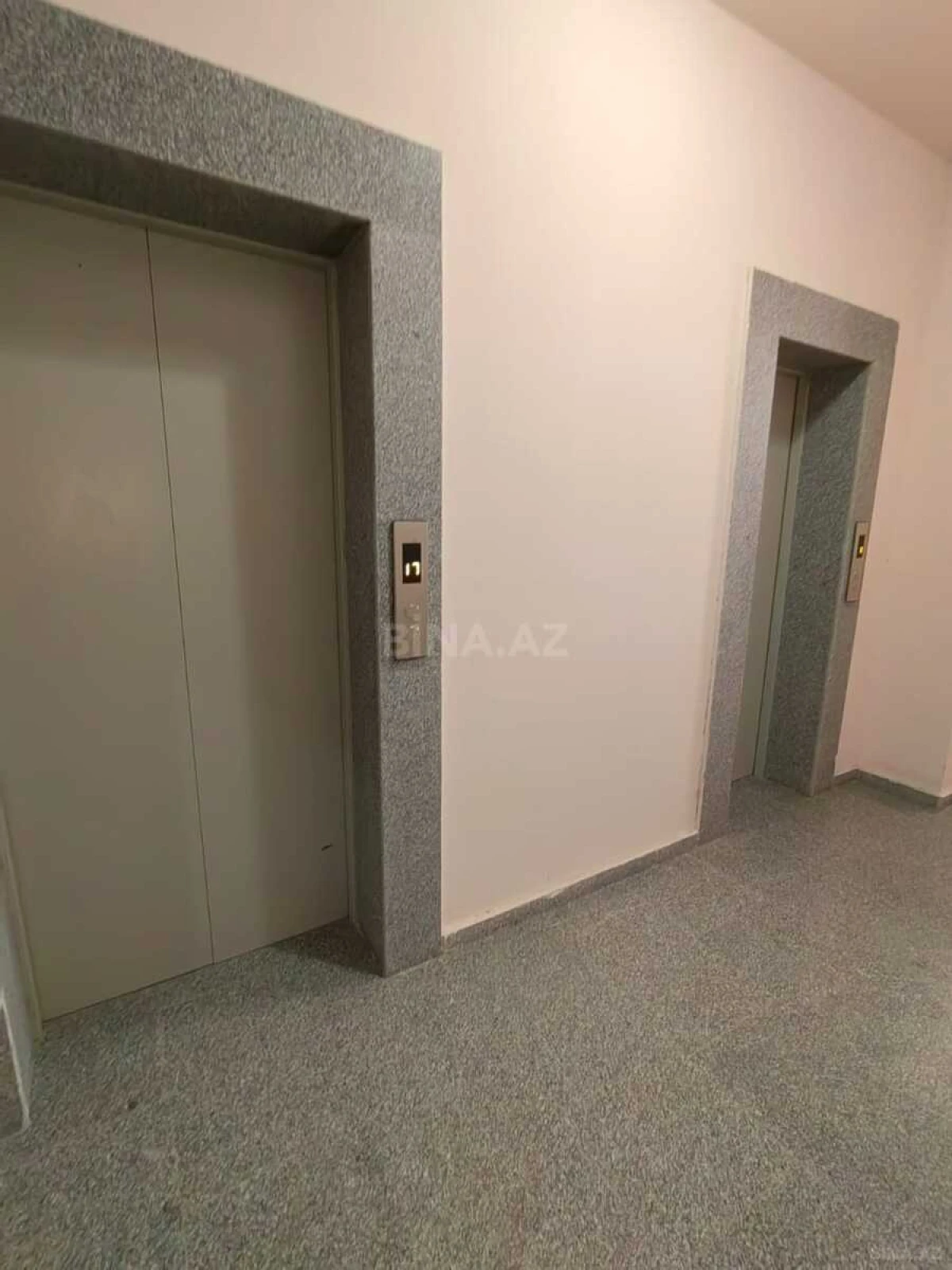Satılır 4 otaqlı mənzil 150 m²