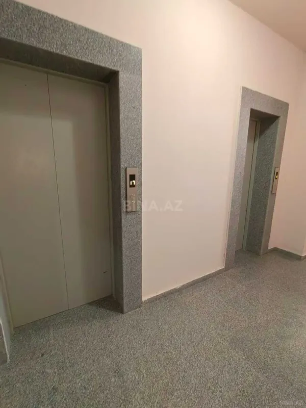 Satılır 4 otaqlı mənzil 150 m²