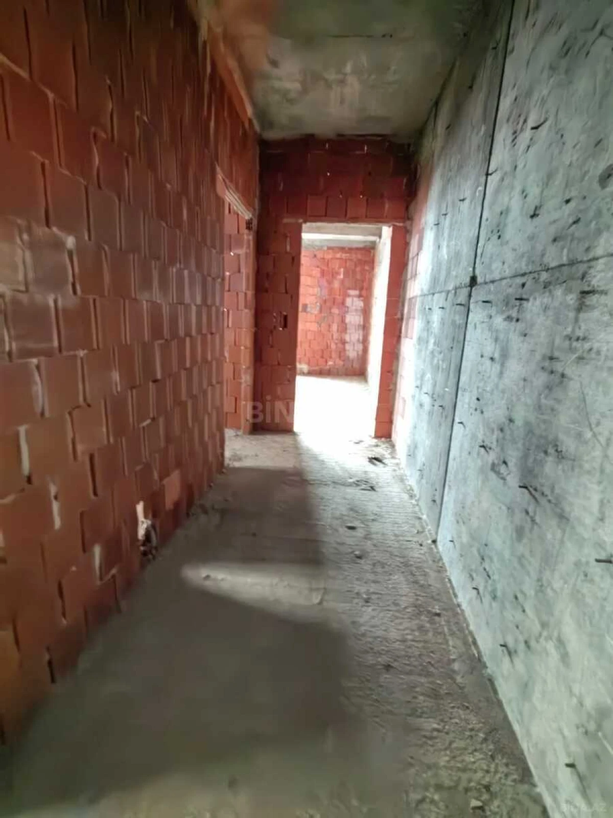 Satılır 4 otaqlı mənzil 150 m²