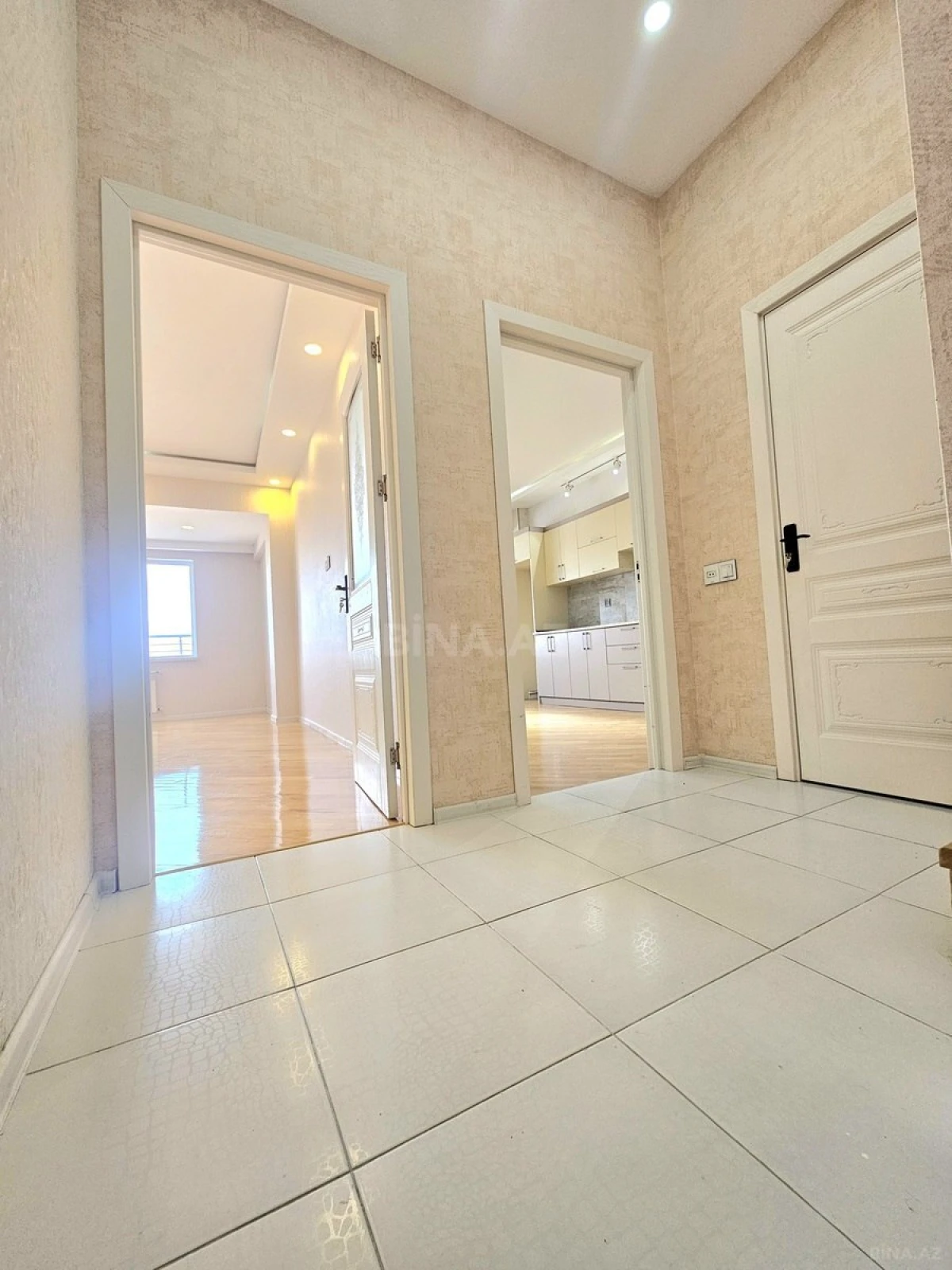 Satılır 2 otaqlı mənzil 57 m²