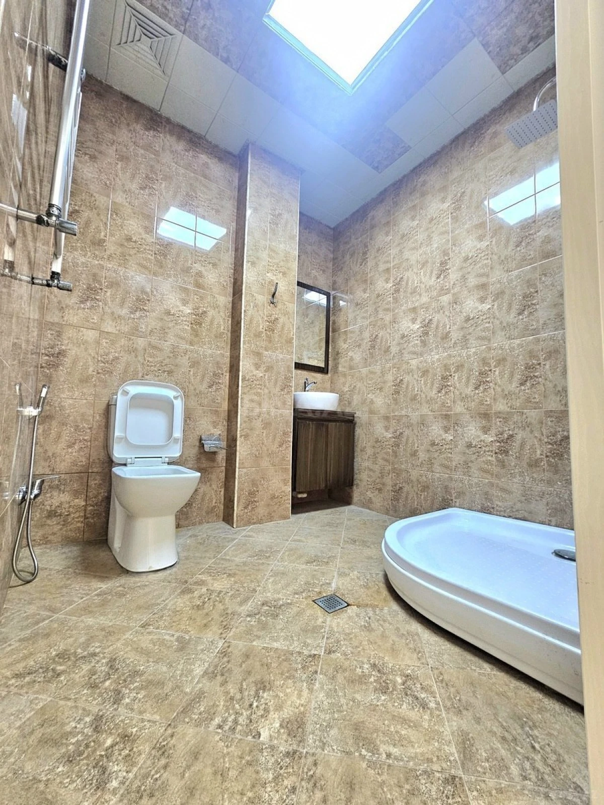 Satılır 2 otaqlı mənzil 57 m²