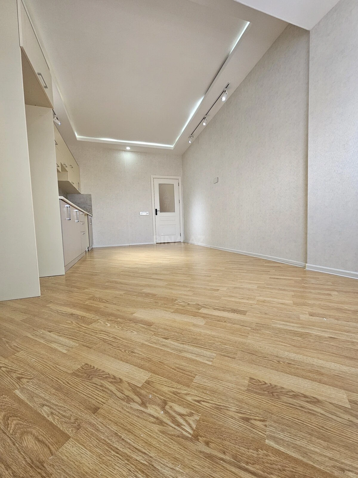 Satılır 2 otaqlı mənzil 57 m²