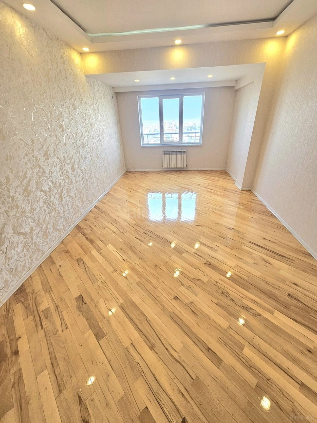 Satılır 2 otaqlı mənzil 57 m²