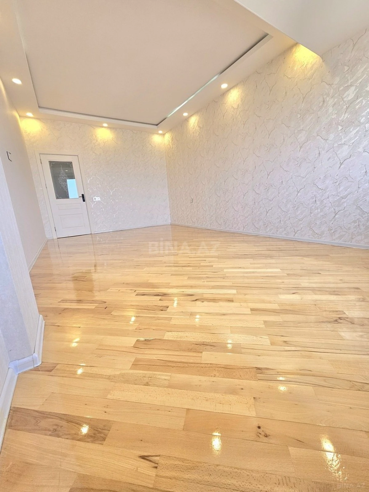 Satılır 2 otaqlı mənzil 57 m²