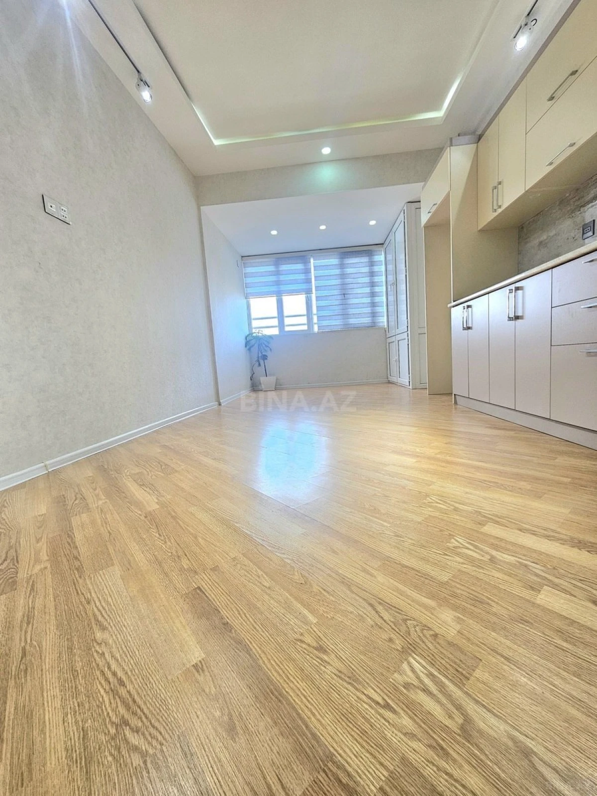 Satılır 2 otaqlı mənzil 57 m²