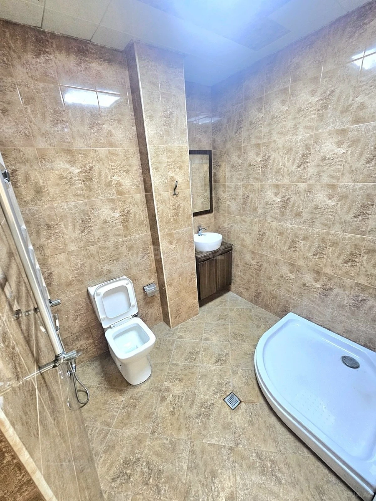 Satılır 2 otaqlı mənzil 57 m²