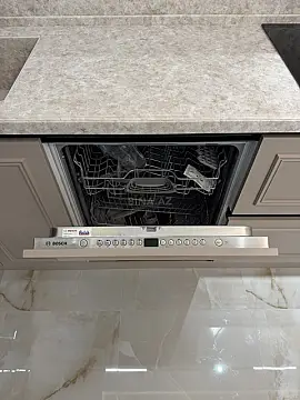 Satılır 4 otaqlı mənzil 181 m²