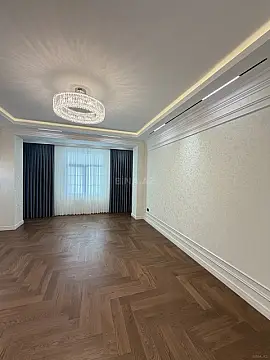Satılır 4 otaqlı mənzil 181 m²