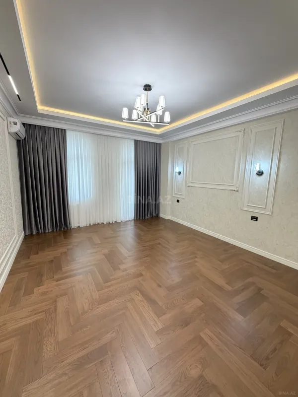 Satılır 4 otaqlı mənzil 181 m²