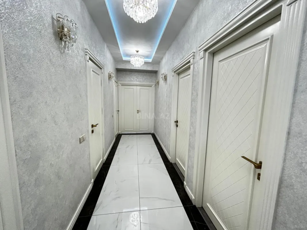 Satılır 4 otaqlı mənzil 184 m²